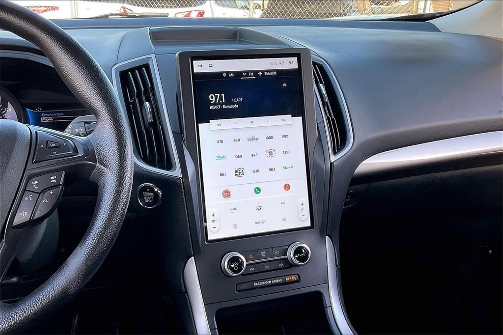 Certified 2022 Ford Edge SE w/ Black Appearance Package image 5