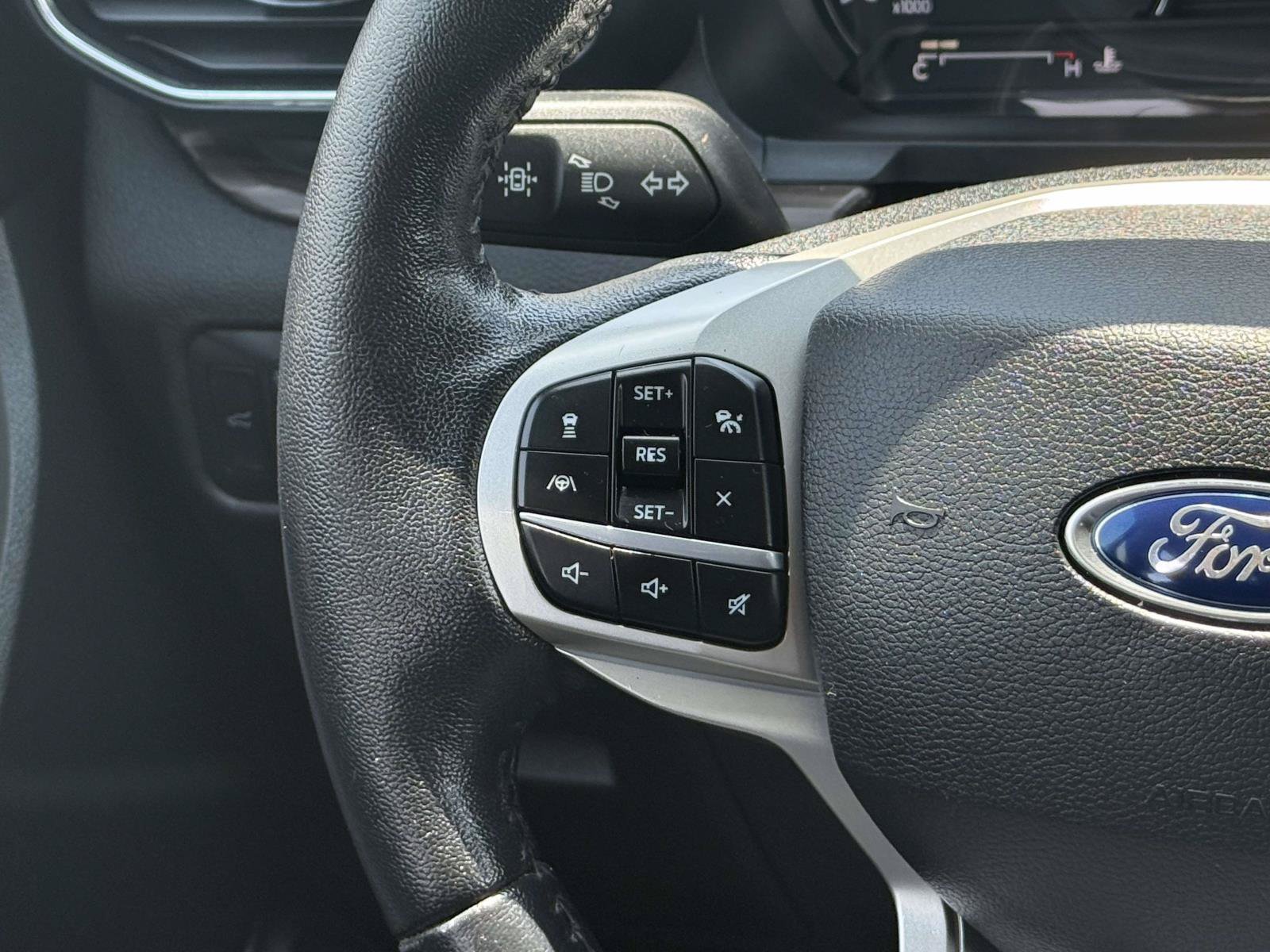 Certified 2021 Ford Explorer Limited AWD/4WD image 15