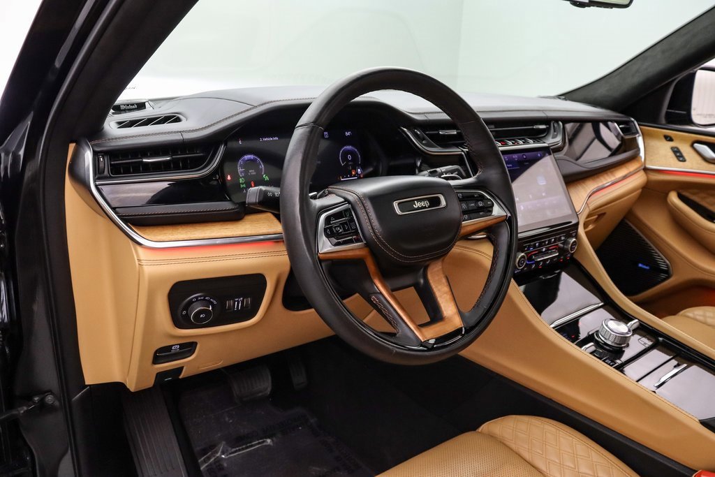 Used 2024 Jeep Grand Cherokee L Summit image 12