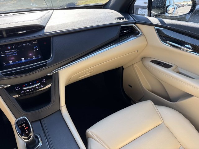 Used 2017 Cadillac XT5 FWD image 15