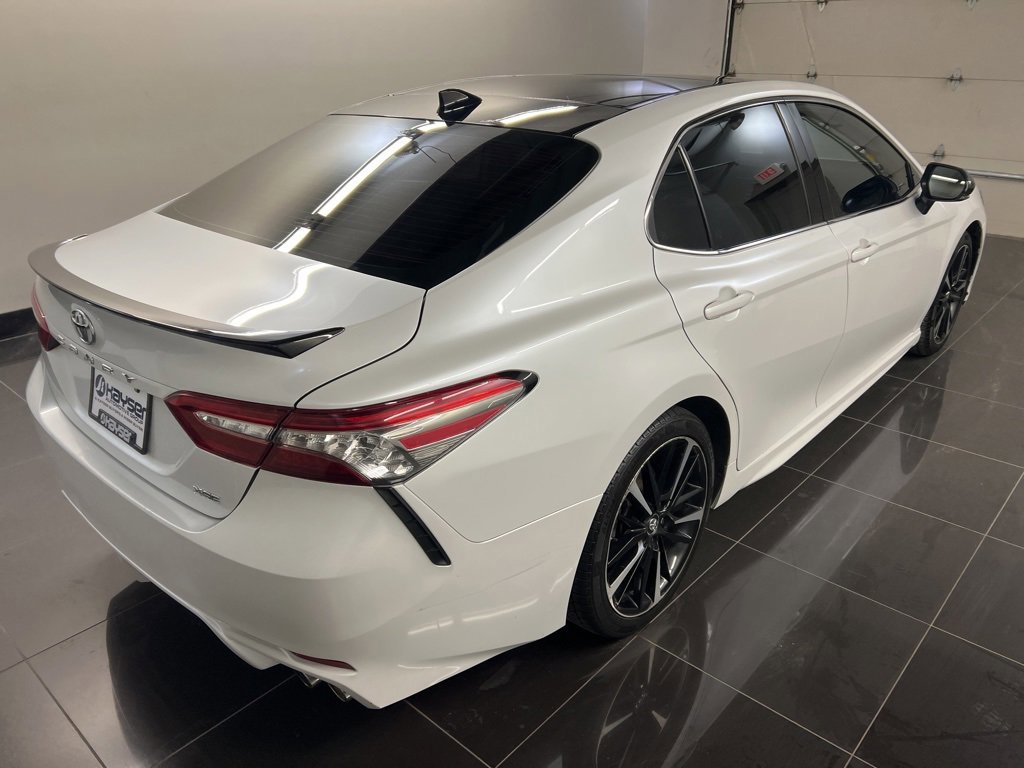 Used 2019 Toyota Camry XSE image 4