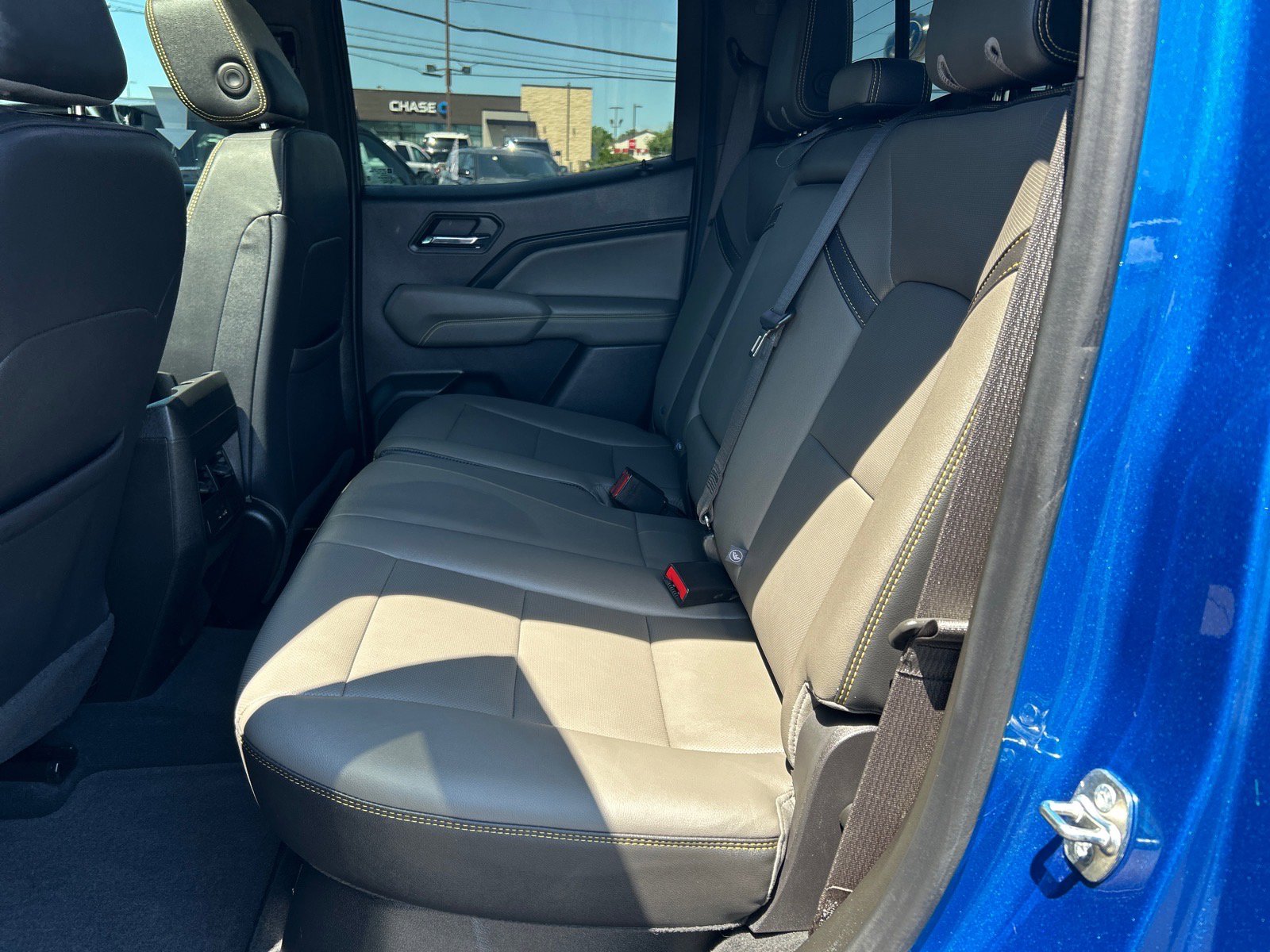 Used 2024 Chevrolet Colorado ZR2 w/ ZR2 Convenience Package III AWD/4WD image 9