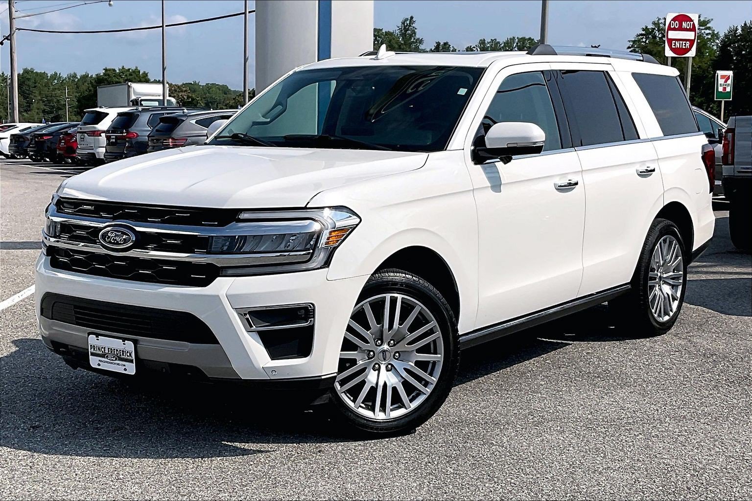 Certified 2023 Ford Expedition Limited AWD/4WD image 3