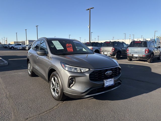 Certified 2025 Ford Escape ST-Line Select AWD/4WD image 3