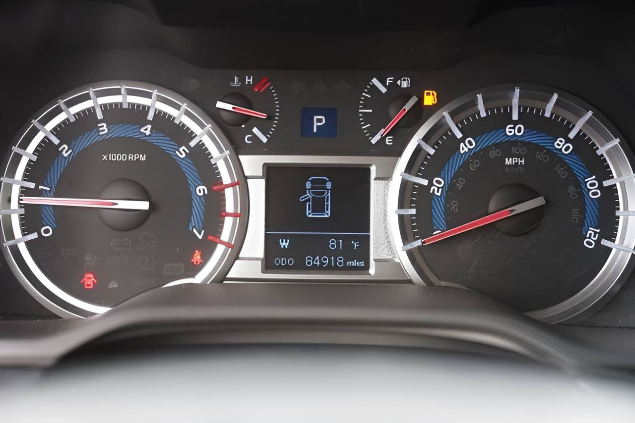Used 2018 Toyota 4Runner TRD Off-Road AWD/4WD image 24