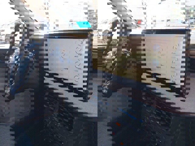 Certified 2025 Ford Maverick XLT w/ 4K Tow Package image 25