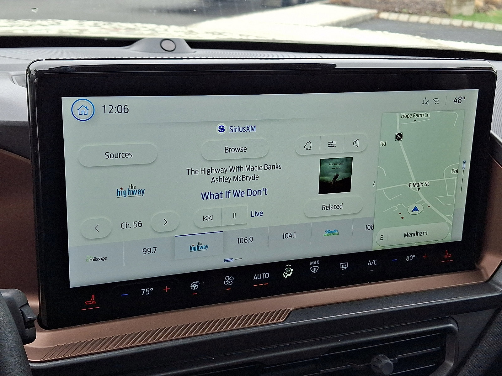 Certified 2025 Ford Bronco Sport Outer Banks w/ Outer Banks Tech Package+ AWD/4WD image 18