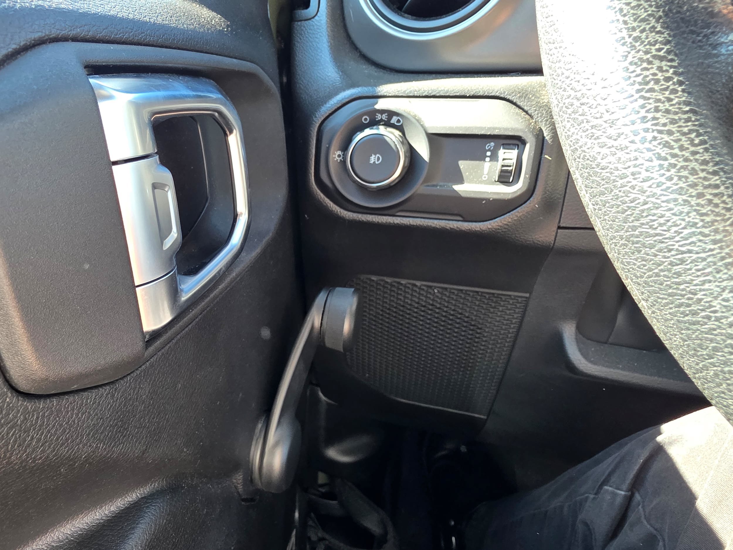 Used 2023 Jeep Wrangler Sport AWD/4WD image 16