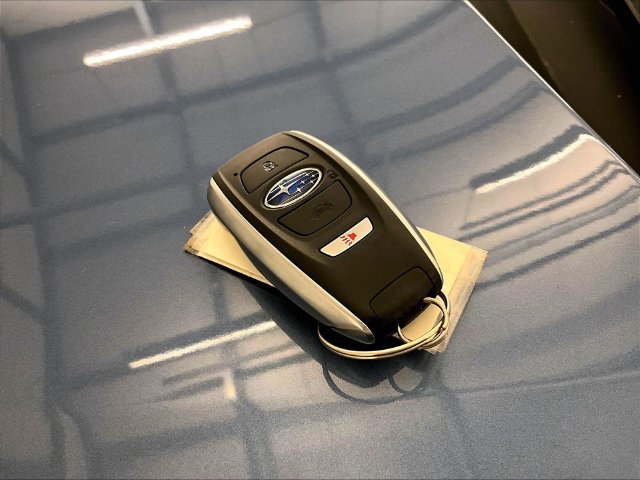 Used 2024 Subaru Crosstrek 2.0i Premium AWD/4WD image 9