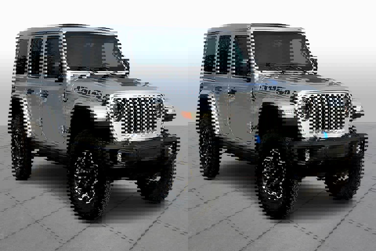 Used 2022 Jeep Wrangler Unlimited Rubicon 4xe w/ Steel Bumper Group image 3