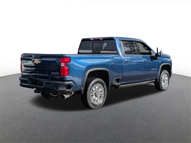 Used 2022 Chevrolet Silverado 2500 High Country w/ Safety Package II image 3
