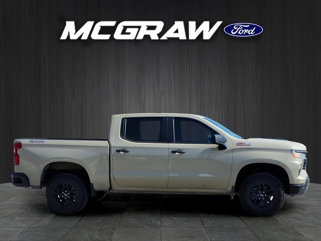 Used 2023 Chevrolet Silverado 1500 Custom Trail Boss AWD/4WD image 4