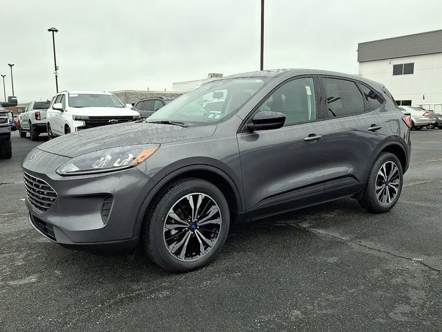 Certified 2022 Ford Escape SE w/ SE Sport Appearance Package AWD/4WD image 3