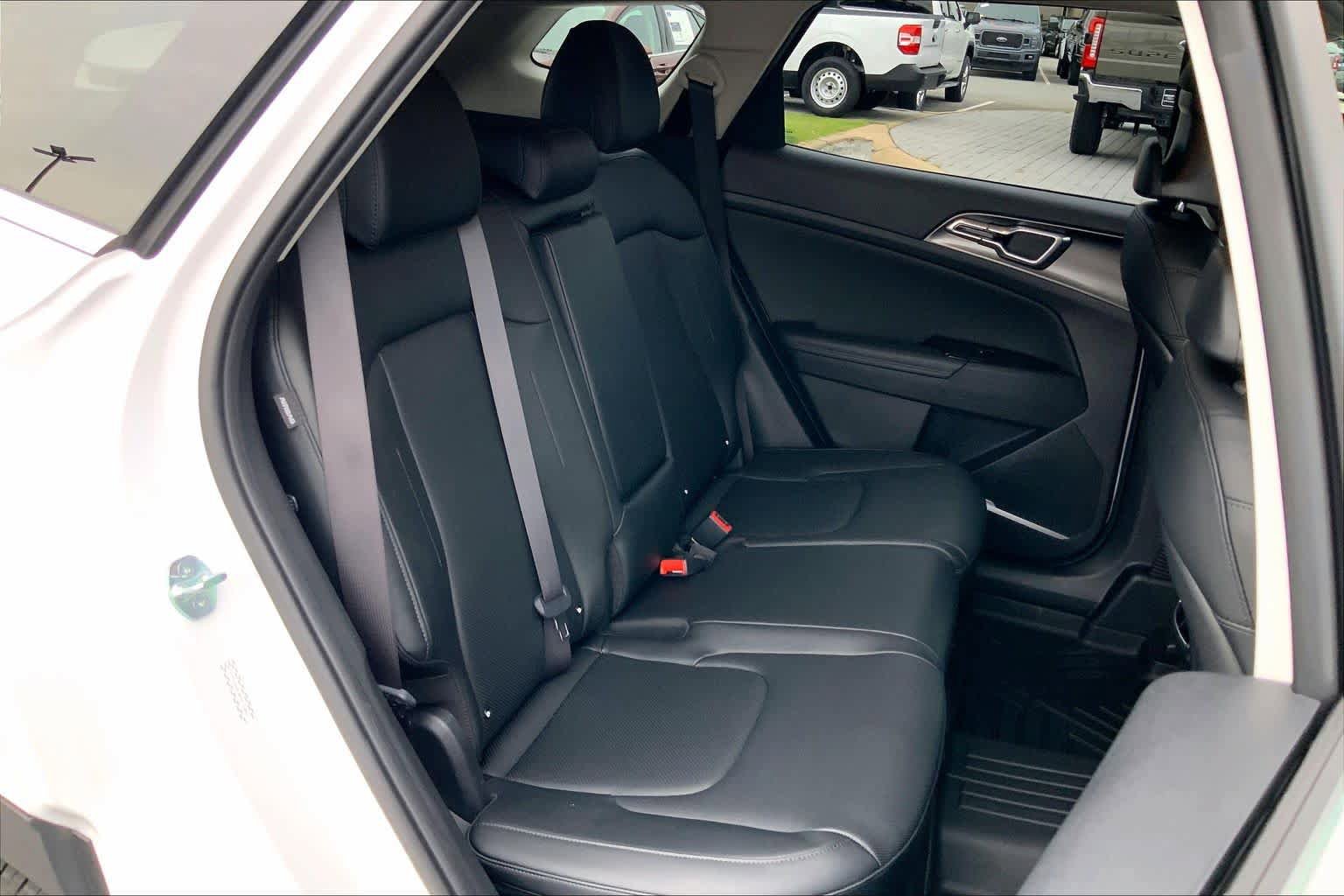 Used 2024 Kia Sportage EX FWD image 18