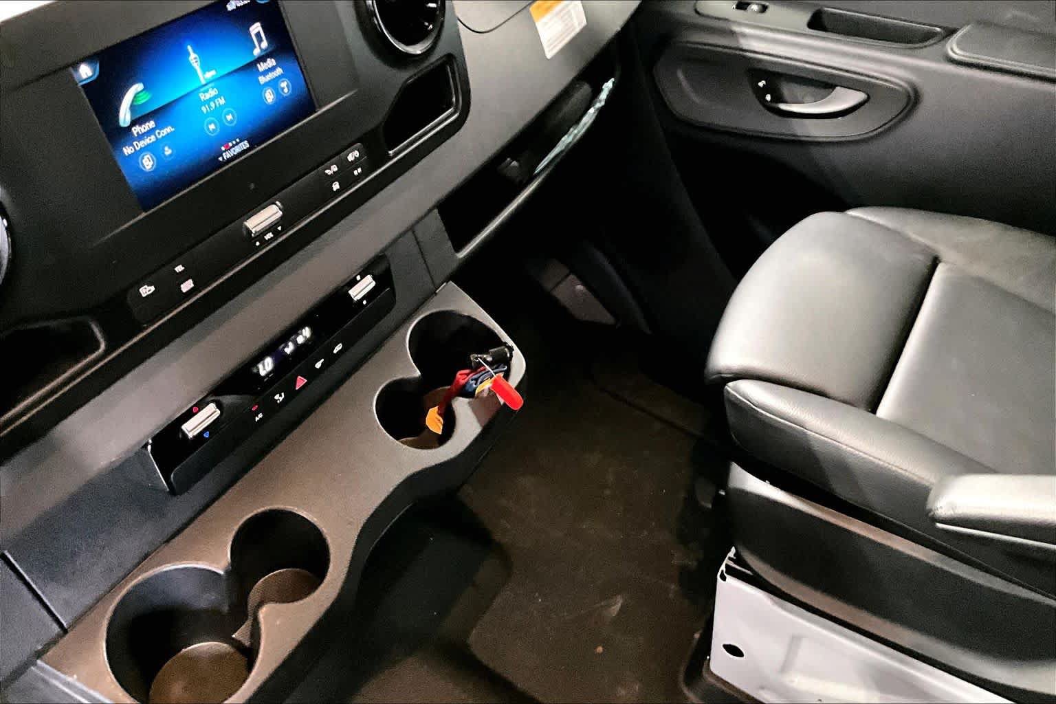 Used 2023 Mercedes-Benz Sprinter 2500 image 13