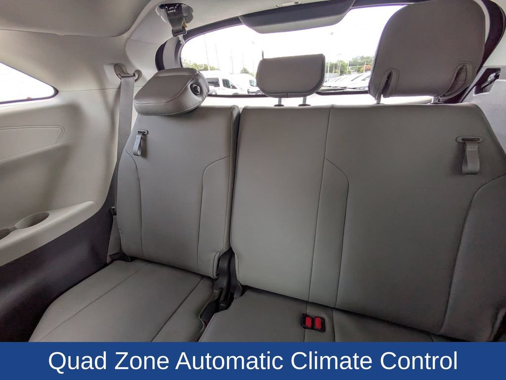 Used 2021 Toyota Sienna XLE AWD/4WD image 18