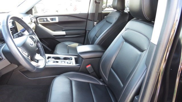 Certified 2022 Ford Explorer XLT w/ Equipment Group 202A image 10