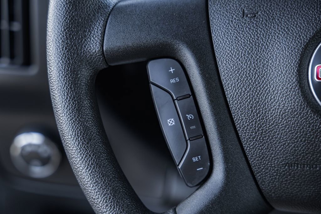 Used 2023 GMC Savana 2500 image 32