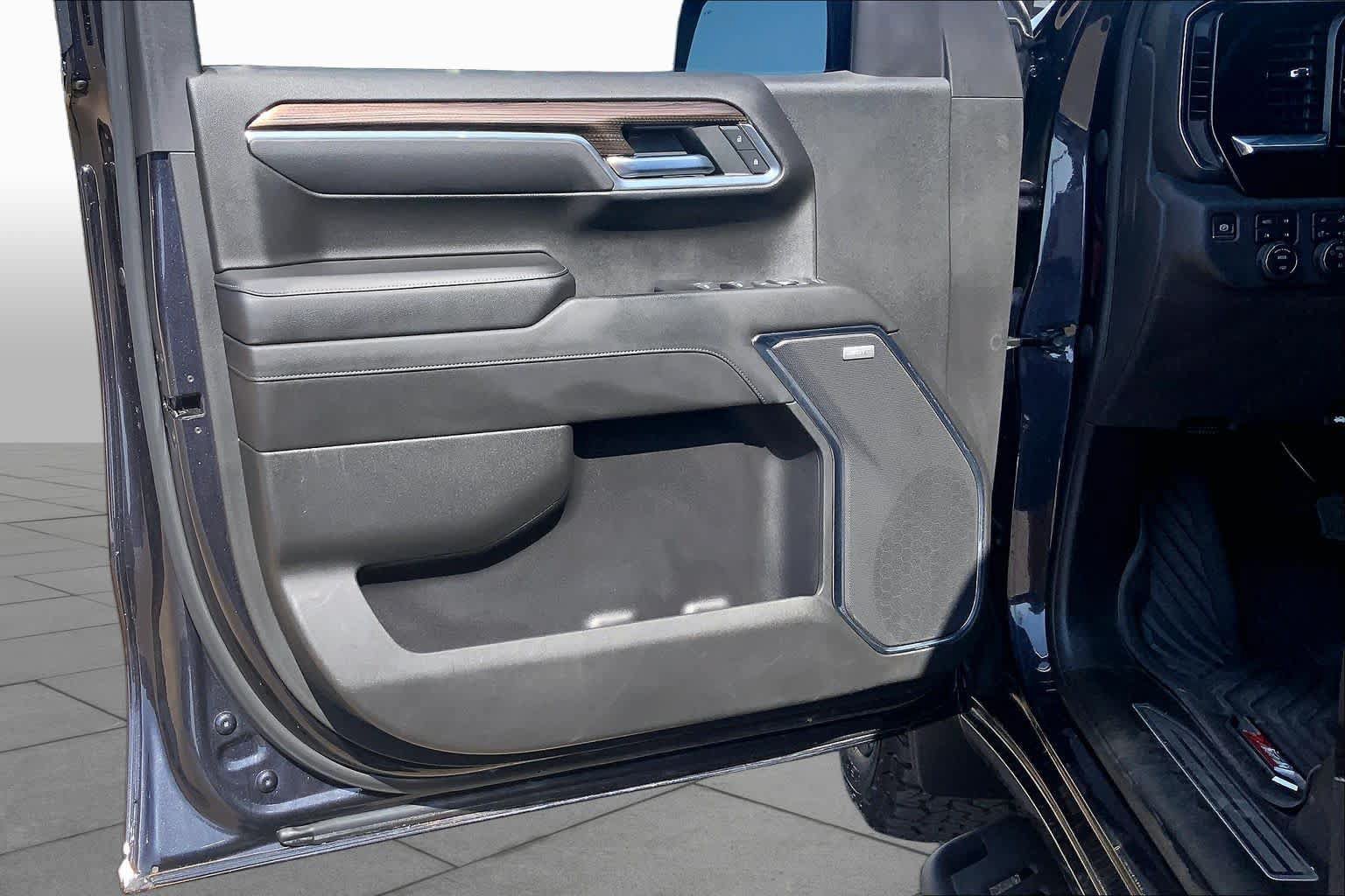 Used 2022 Chevrolet Silverado 1500 LT Trail Boss w/ Convenience Package II AWD/4WD image 22
