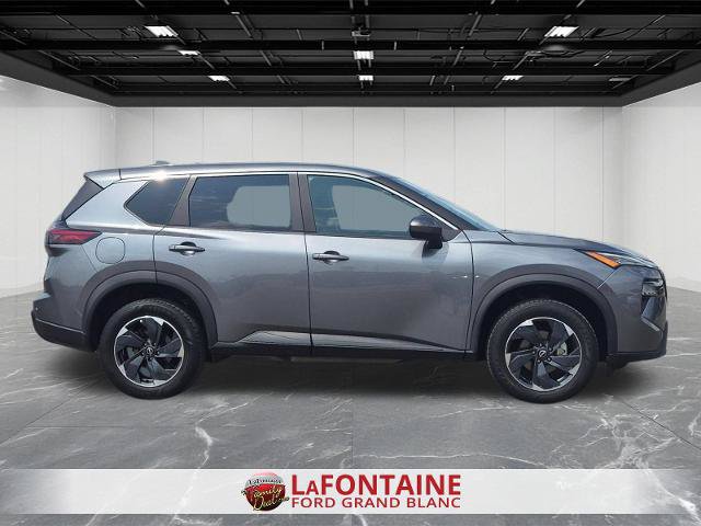Used 2024 Nissan Rogue SV AWD/4WD image 6