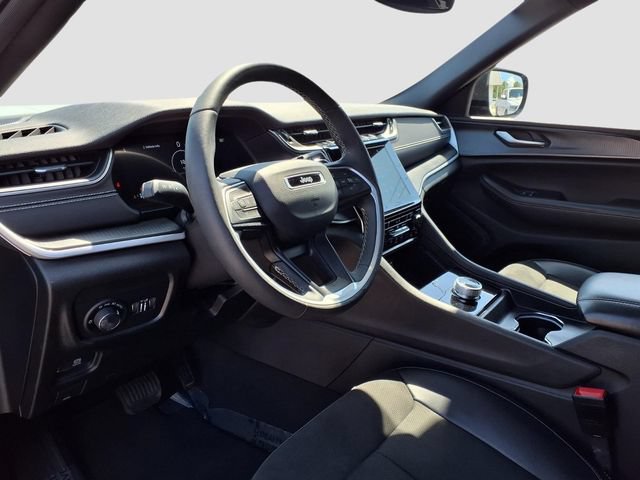 Used 2023 Jeep Grand Cherokee L Laredo AWD/4WD image 18