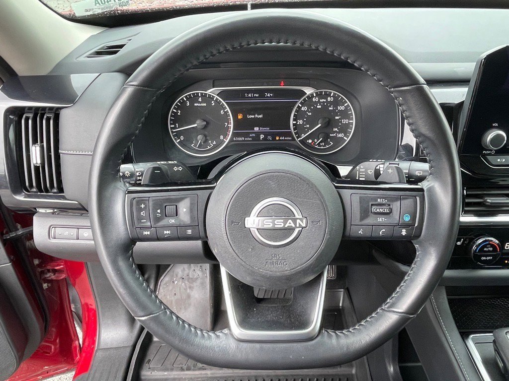 Used 2023 Nissan Pathfinder SV image 17