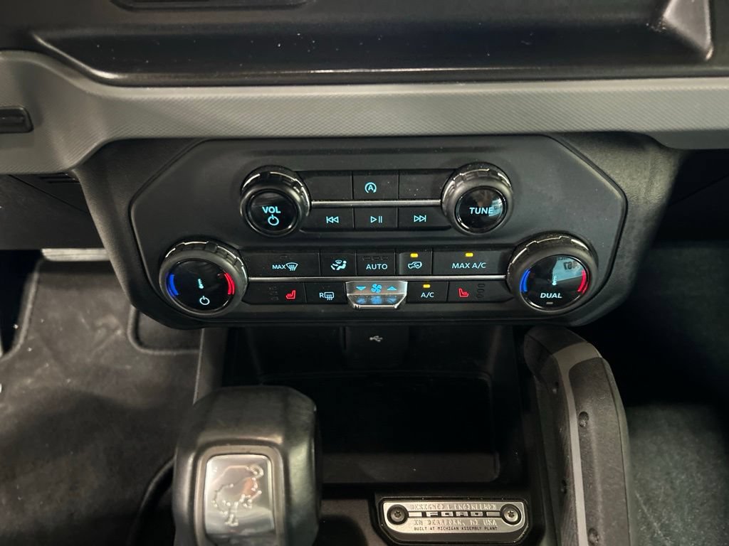 Certified 2022 Ford Bronco Big Bend w/ Sasquatch Package AWD/4WD image 23