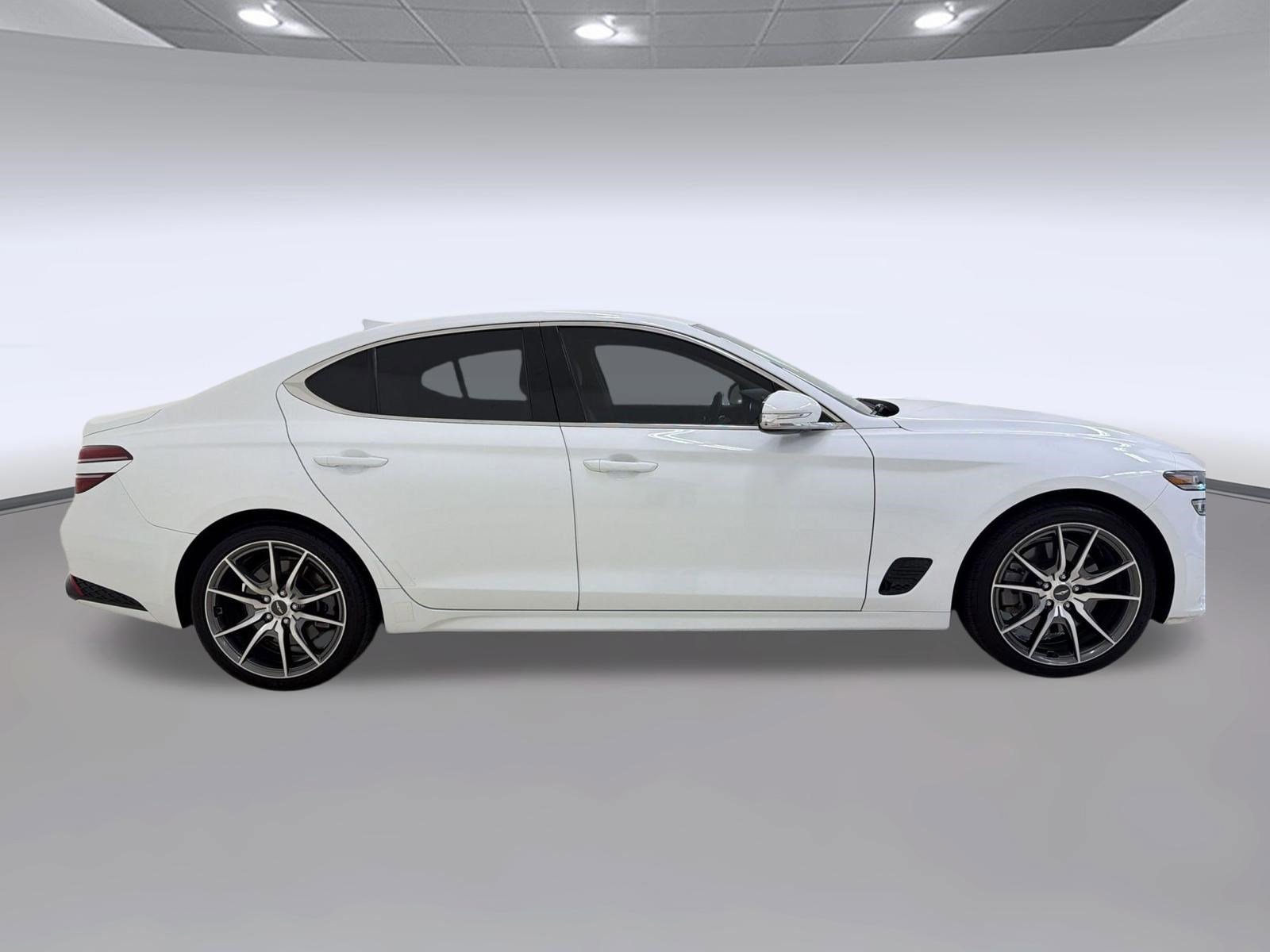 Used 2022 Genesis G70 3.3T image 6