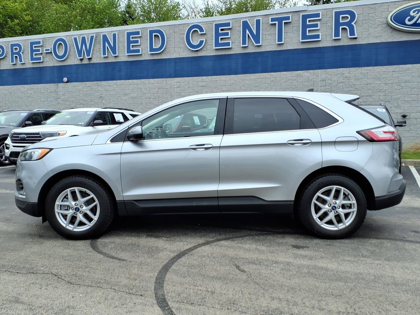 Certified 2022 Ford Edge SEL w/ Convenience Package AWD/4WD image 7