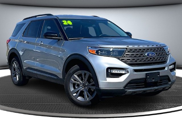 Certified 2024 Ford Explorer XLT w/ Equipment Group 202A AWD/4WD image 3