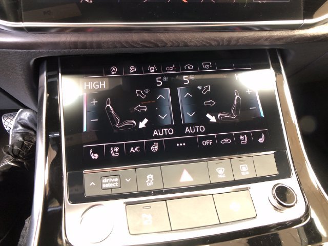 Used 2019 Audi Q8 Premium Plus w/ Premium Plus AWD/4WD image 18
