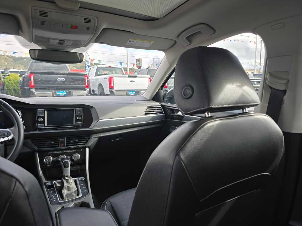 Used 2024 Volkswagen Jetta SE image 15