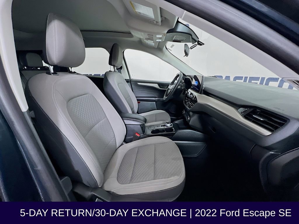 Certified 2022 Ford Escape SE w/ SE Sport Appearance Package AWD/4WD image 33