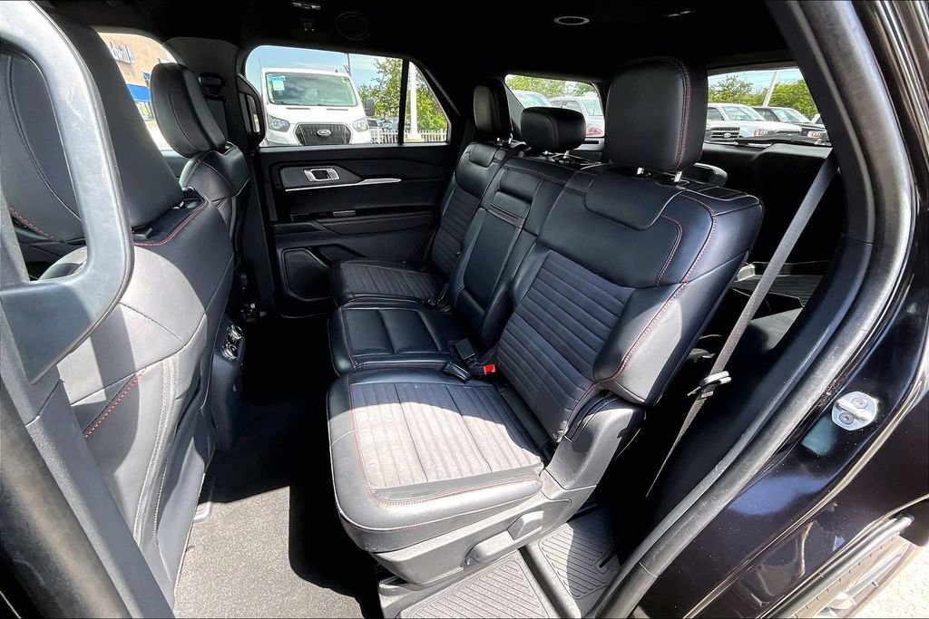 Certified 2025 Ford Explorer ST-Line w/ ST-Line Street Pack AWD/4WD image 24
