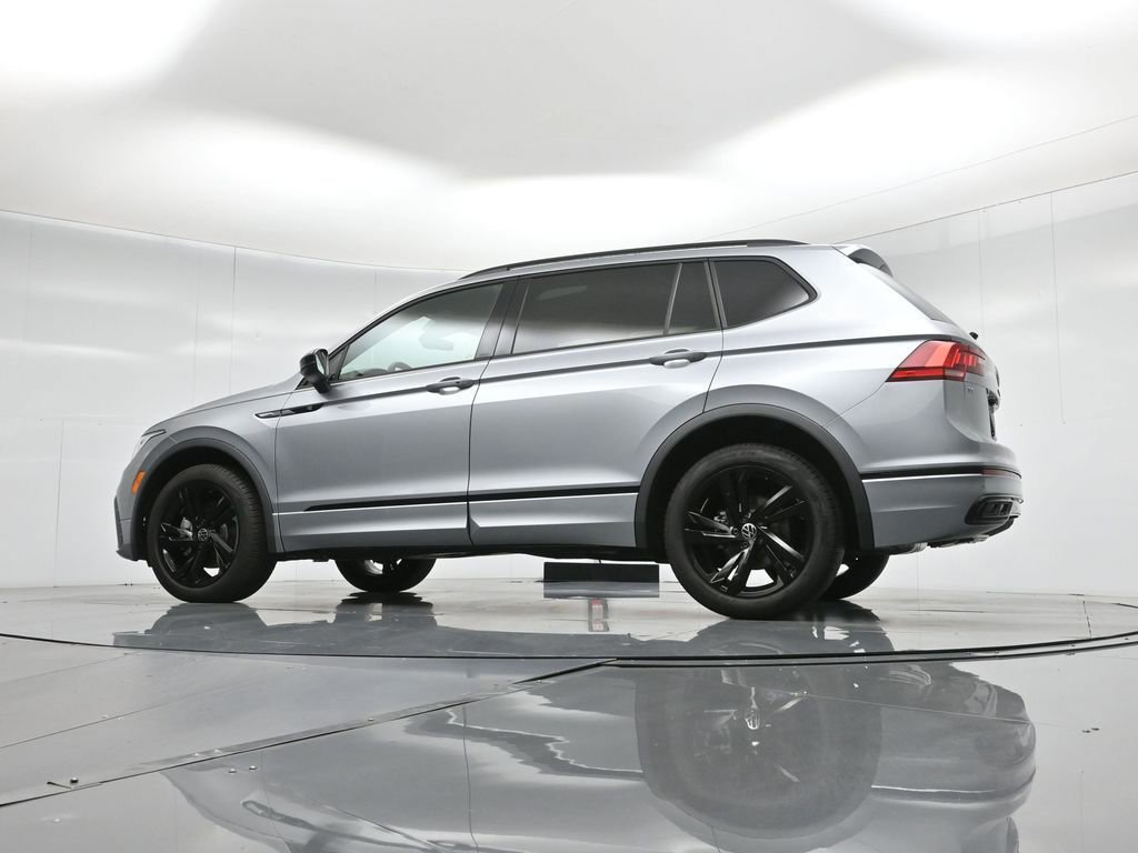 Used 2024 Volkswagen Tiguan SE R-Line image 24