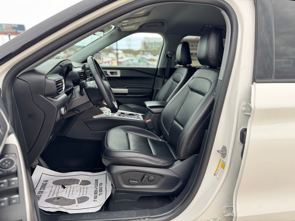 Certified 2023 Ford Explorer XLT w/ Equipment Group 202A image 12