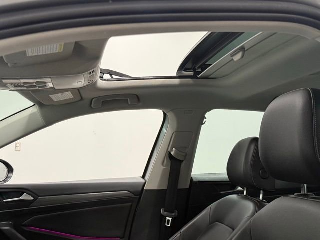 Used 2021 Volkswagen Jetta SEL FWD image 32