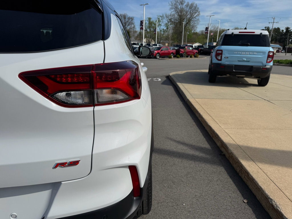 Used 2022 Chevrolet TrailBlazer RS w/ Technology Package AWD/4WD image 8