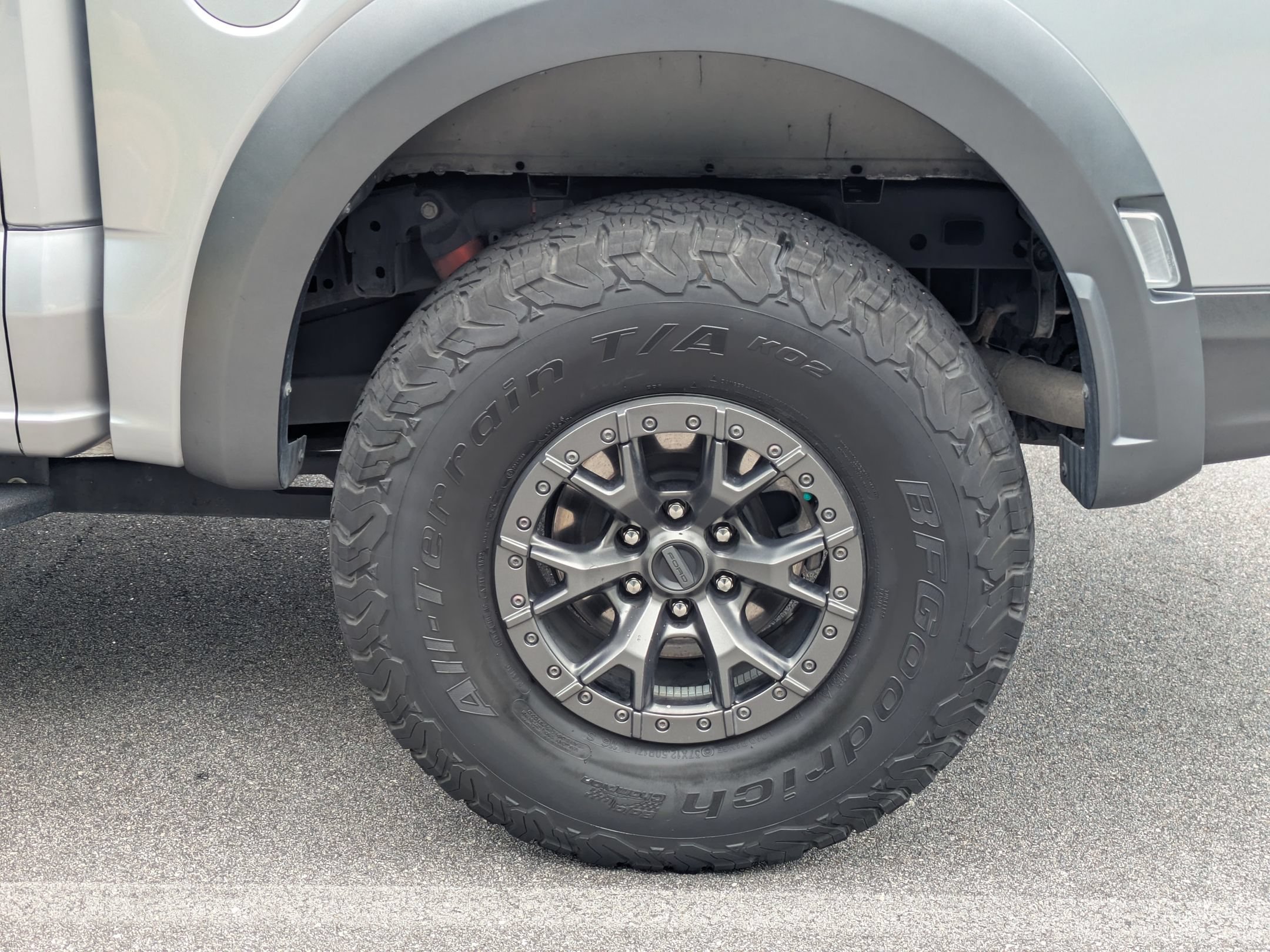 Certified 2023 Ford F150 Raptor w/ Raptor 37 Performance Package AWD/4WD image 8
