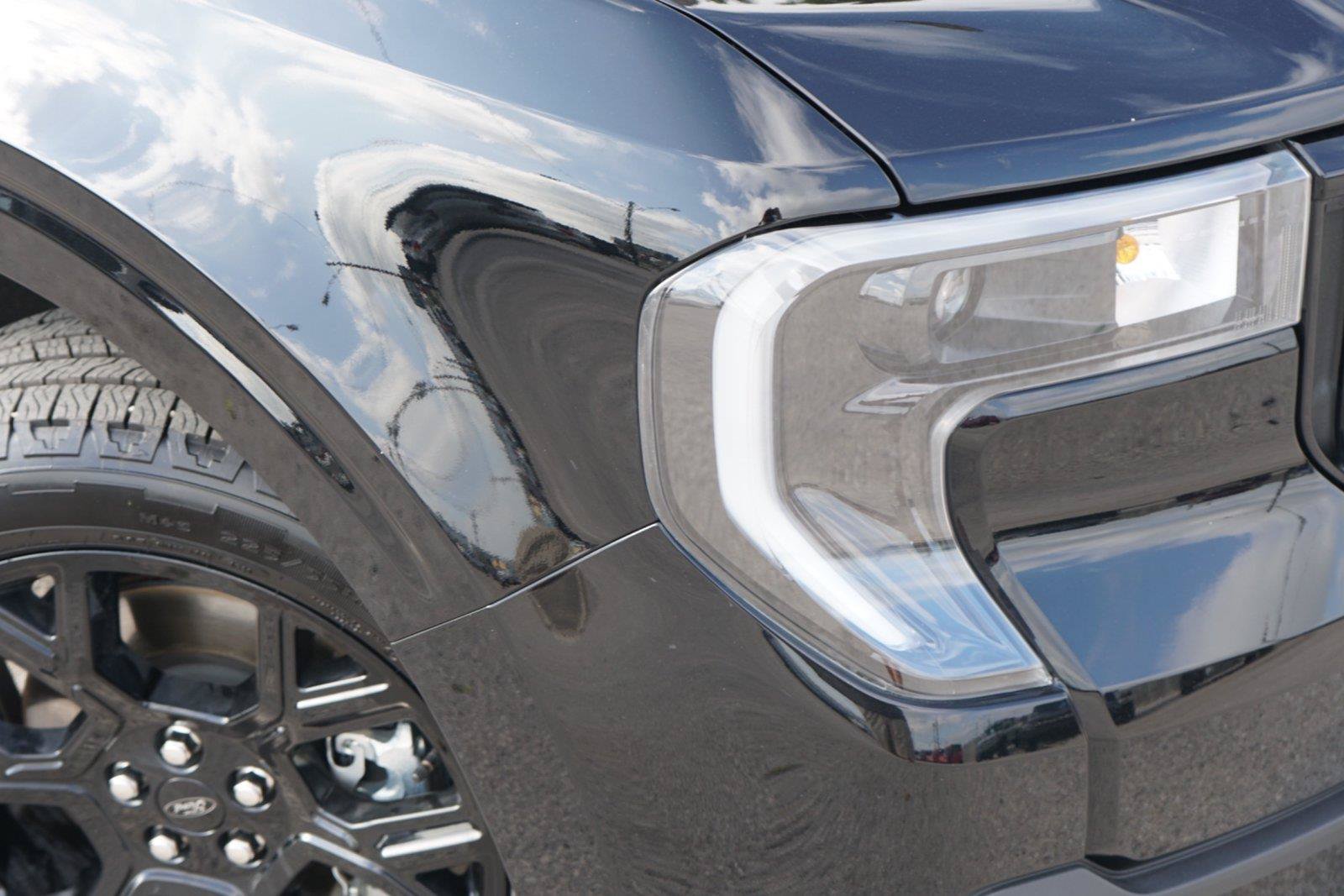 Certified 2025 Ford Maverick Lobo AWD/4WD image 3