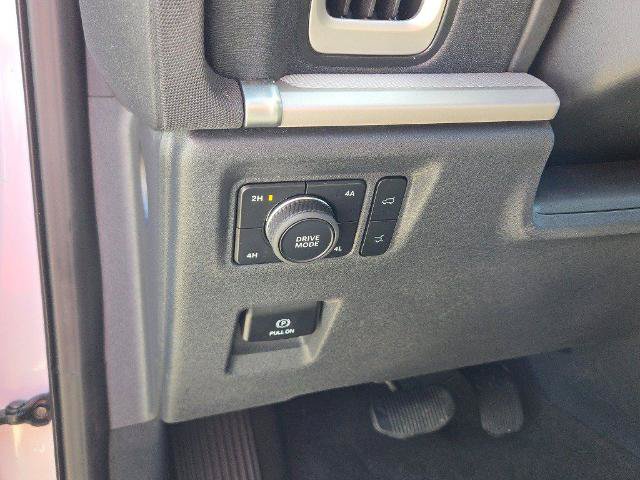 Certified 2025 Ford Expedition Active AWD/4WD image 29