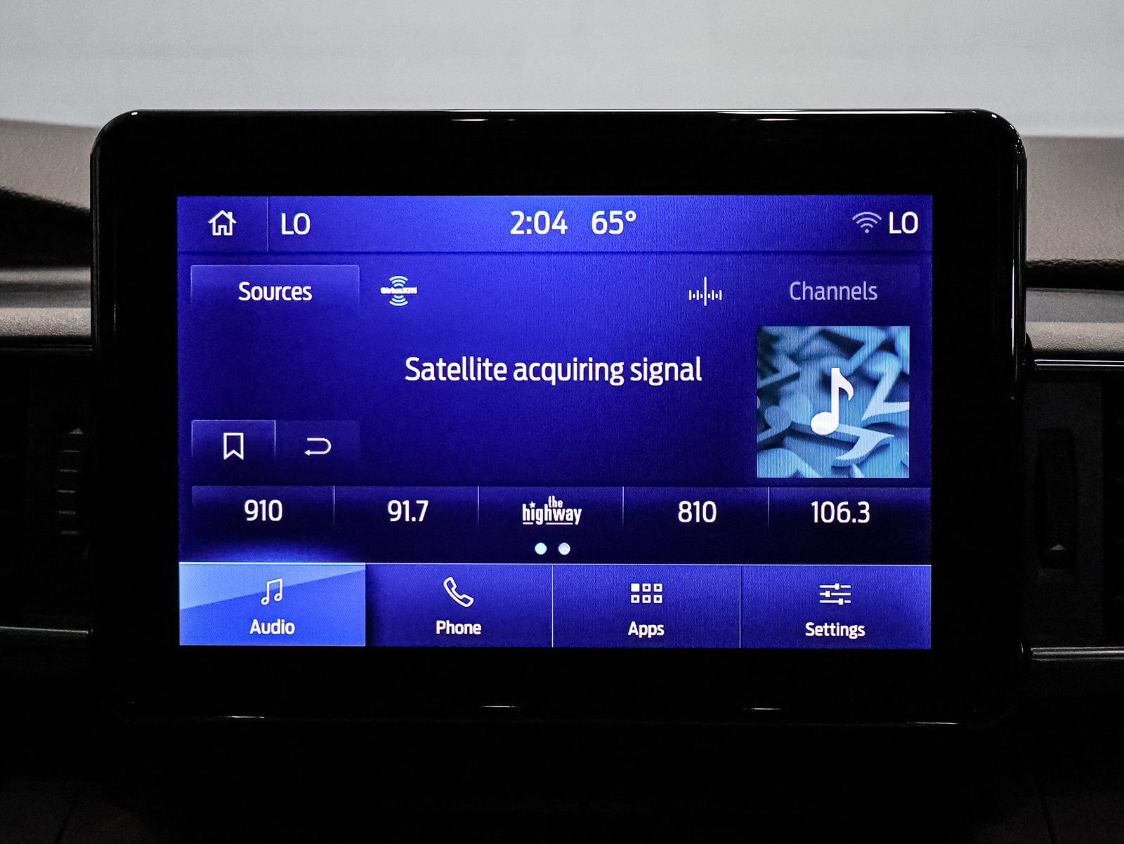 Certified 2024 Ford Explorer XLT w/ Equipment Group 202A AWD/4WD image 27