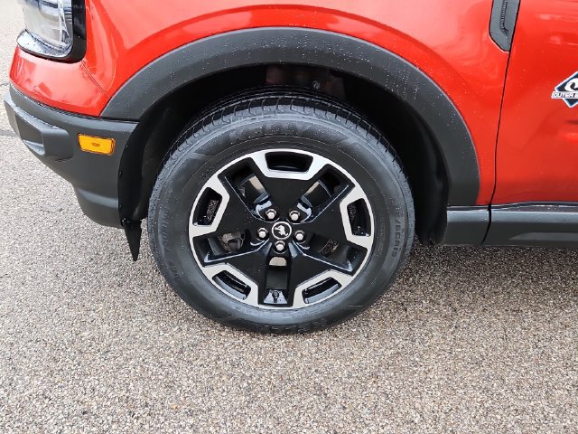 Certified 2022 Ford Bronco Sport Outer Banks w/ Tech Package AWD/4WD image 9