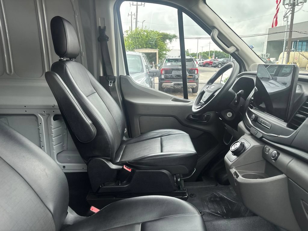 Certified 2023 Ford E-Transit 148 High Roof Extended RWD image 5