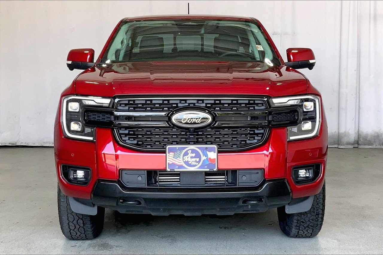 Certified 2025 Ford Ranger Lariat w/ FX4 Off-Road Package AWD/4WD image 2