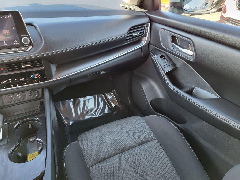 Used 2025 Nissan Rogue SV image 20