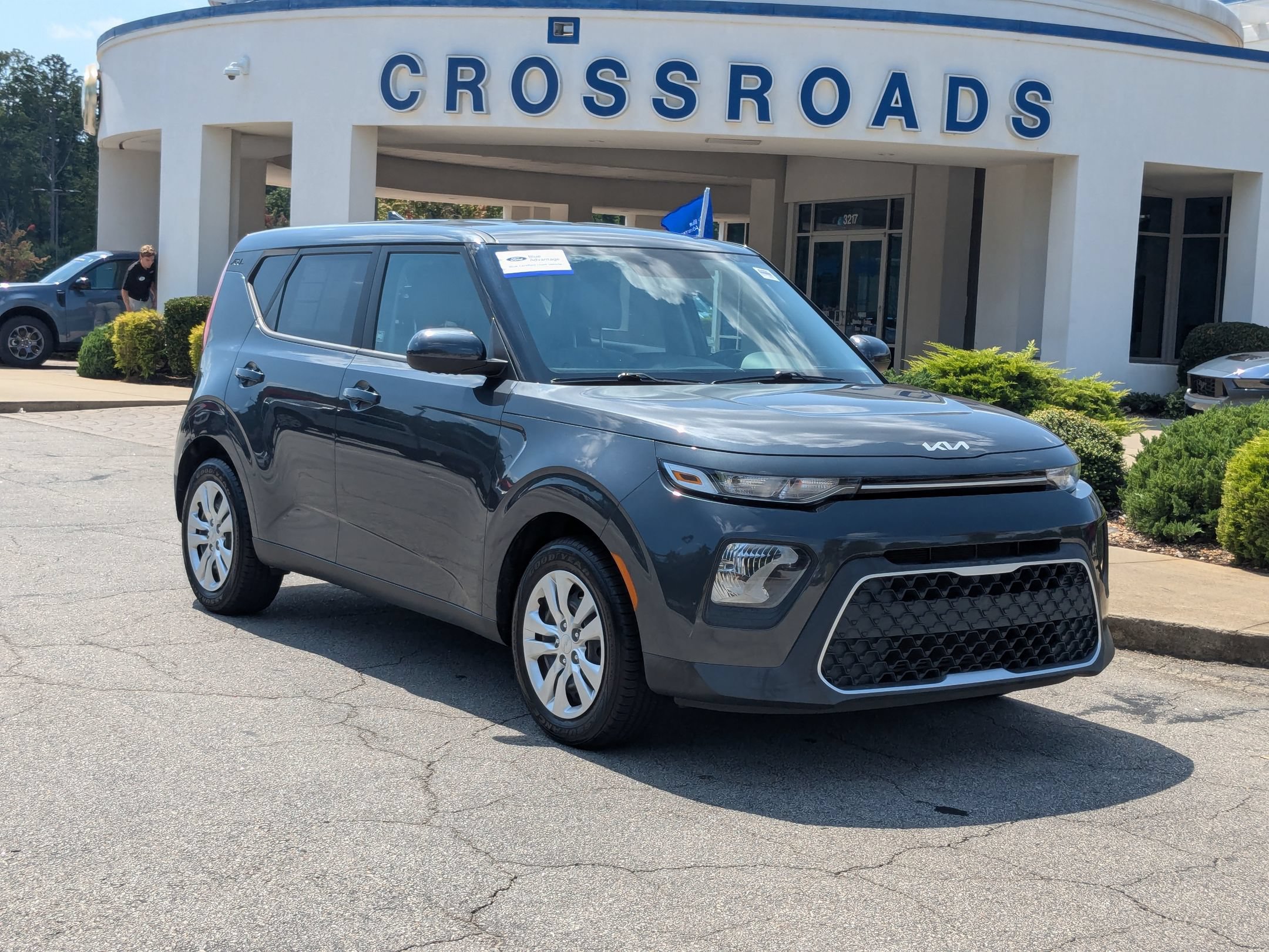 Used 2022 Kia Soul LX FWD image 1