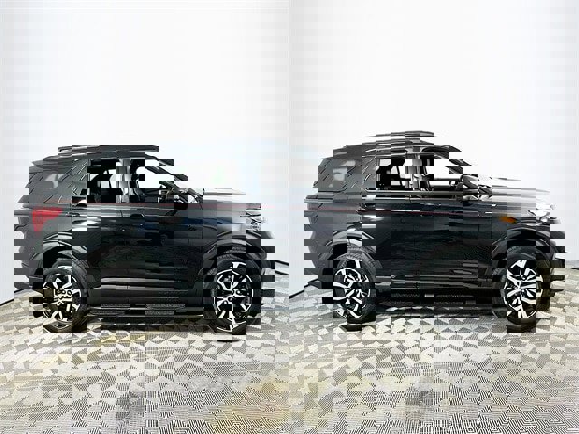 Certified 2023 Ford Explorer ST-Line image 2