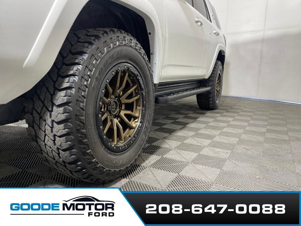 Used 2019 Toyota 4Runner TRD Off-Road AWD/4WD image 21