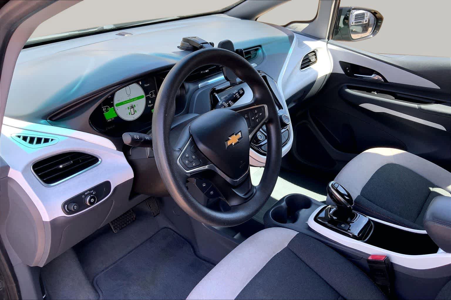 Used 2017 Chevrolet Bolt LT FWD image 16